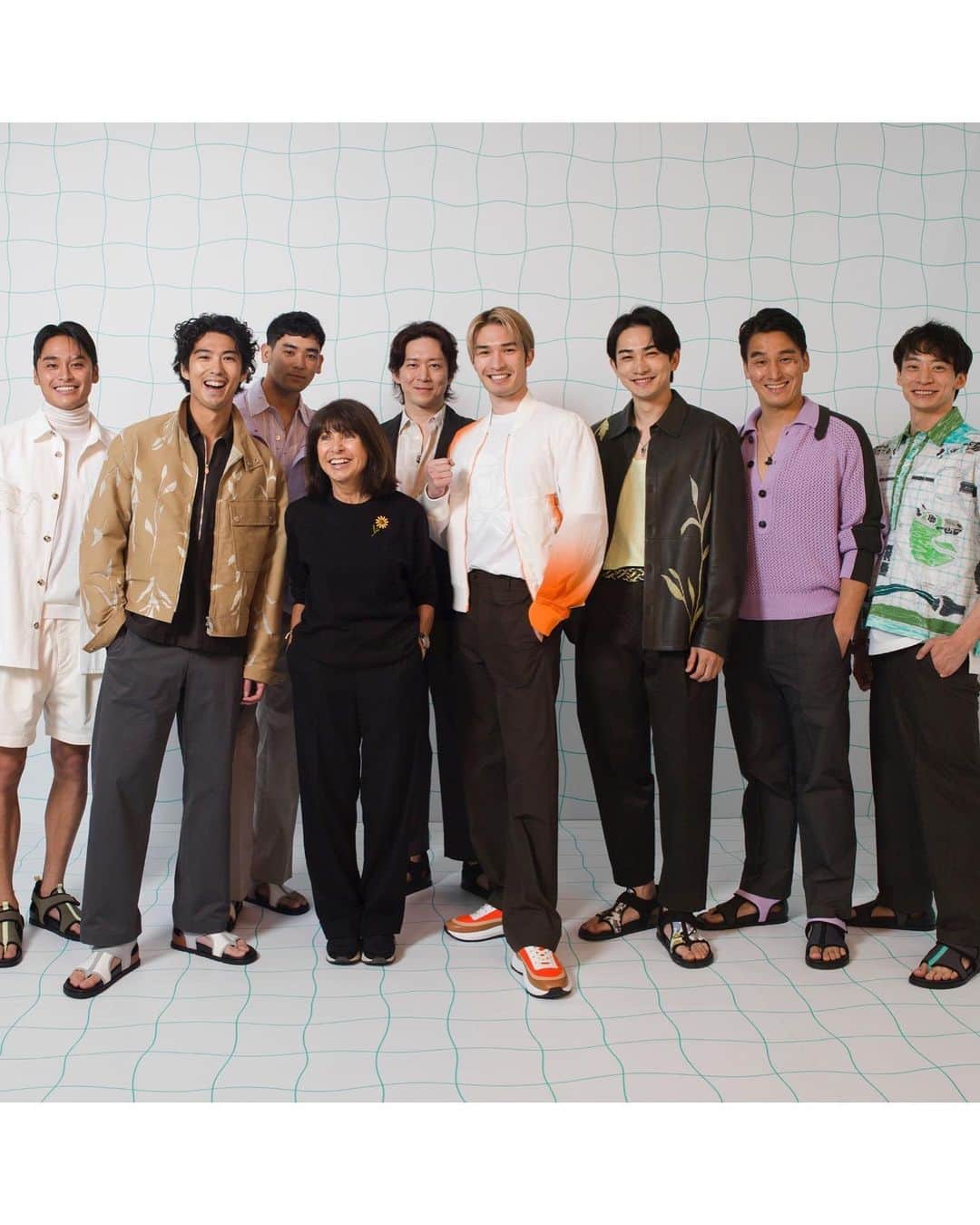 UTAさんのインスタグラム写真 - (UTAInstagram)「@hermes splash!!   Mérci beaucoup Véronique, Sophie, et Benjamin for having me 3rd time walking @hermes !! Lovely team and beautiful show on the water!  @hermes 3度目のランウエイ歩かせていただきました！いつでも暖かく、愛溢れ、平和なヴェロニクさんにも再会できて光栄でした。  https://www.hermes.com/jp/ja/  ^^^配信もまだ観れます。  #hermeshomme   runway photo: Koji Shimamura backstage photo: Ko Tsuchiya finale photo: Yasuyuki Takaki」3月26日 21時00分 - utauuu
