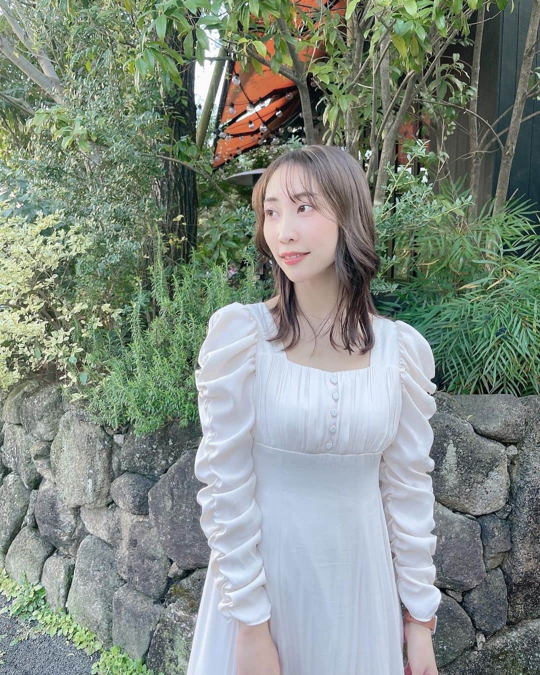 近野莉菜のインスタグラム：「晴れてた日に☺️🌸  好きな人と、好きなもの食べて、お買い物して幸せだった日🥰🥰  大好きな @yurina__abe 🫶🫶  お洋服は @celford_official でっす🌸これ着てると姫って褒められるよ👸🏻🤍  #CELFORD #セルフォード#ちかりな私服」