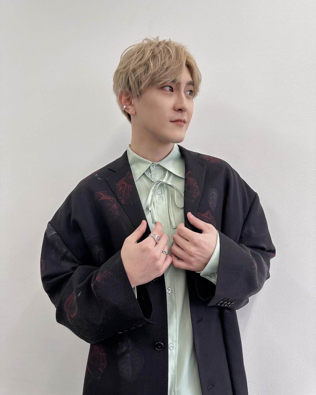 のインスタグラム：「カレンダーイベント2023in大阪 衣装👕 1〜3部  #田鶴翔吾 #カレンダーイベント2023 #大阪 #梅田 #カレイベ #衣装」