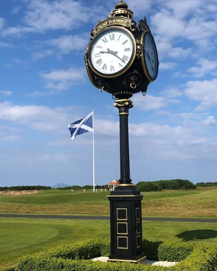 トランプ・ホテルのインスタグラム：「TODAY ONLY ⏰ Spring into travel with our International Daylight Savings offer! Enjoy 30% savings on all room types @trumpturnberryscotland and @trumpdoonbeg when you book now via the link in bio.」