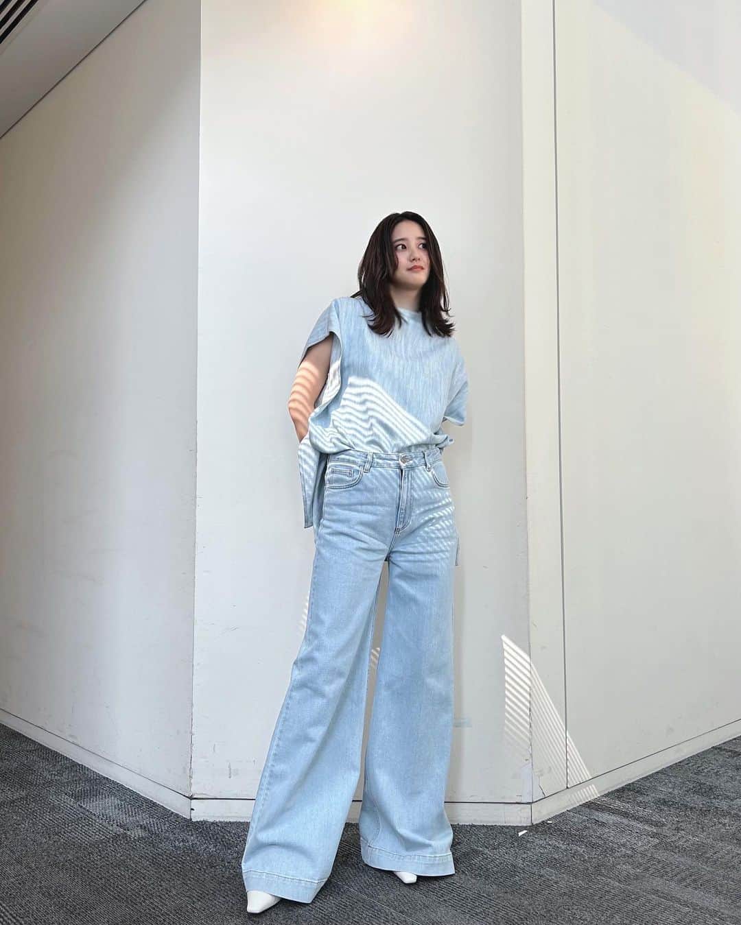 山崎紘菜のインスタグラム：「🔥 日本テレビ「燃えろ！#番狂わせスタジアム」 ご視聴ありがとうございました♡ 勝手に親近感を感じてたザキヤマさんと(名前的に) ついにお会いできて嬉しかったぁ… そして何度かご一緒させていただいた とっても優しい横澤さんと中岡さん、 という素敵メンバーでした😳  お見逃しの方はTverで…♡ #日テレ」