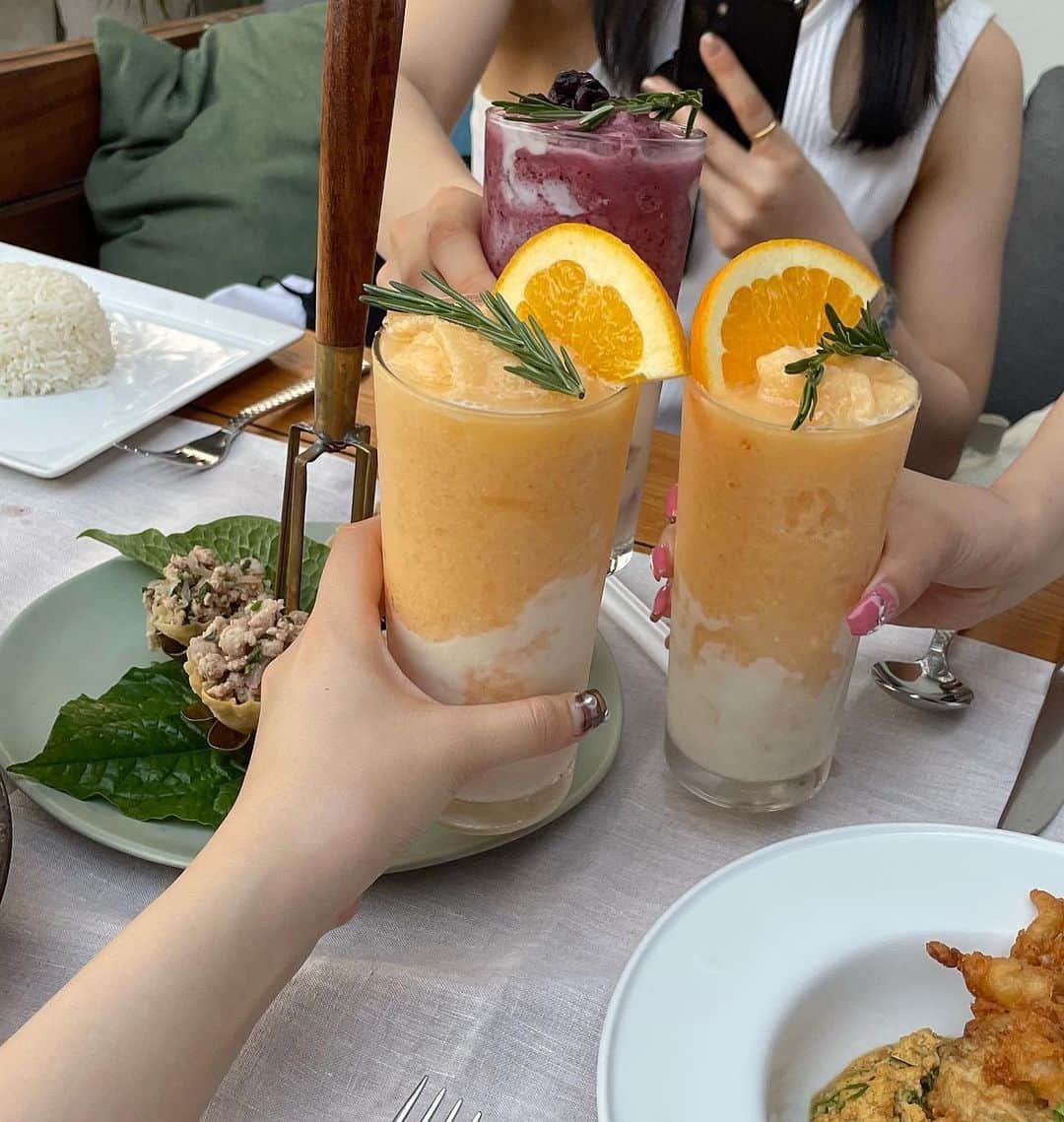 伊藤小春さんのインスタグラム写真 - (伊藤小春Instagram)「タイで食べたいろんなもの🍒 ⁡ ⁡ ⁡ ⁡ ⁡ ⁡ #タイ#バンコク#タイ料理#タイグルメ #タイ旅行#バンコク旅行」3月26日 21時22分 - koharu_ito_