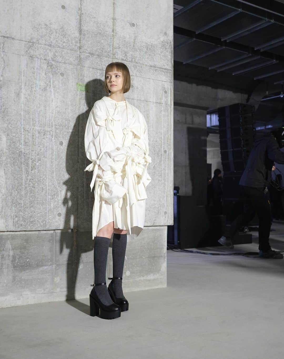 ダコタ・ローズ（ダコちゃん）のインスタグラム：「KEISUKEYOSHIDA A/W ファッションショーにて！着てるシャツに恋した。」