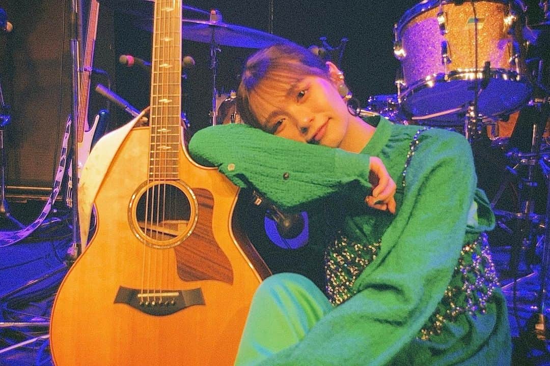 足立佳奈のインスタグラム：「福岡公演！！ きてくれたみんな本当にありがとう❤︎❤︎  九州色んな場所から、 遊びに来てくれて、 嬉しくって、 ワクワクしたよ。  メンバーのエモい写真載せるねっ。ハート。」