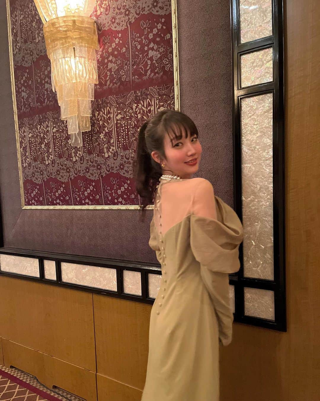 山田野絵さんのインスタグラム写真 - (山田野絵Instagram)「実は最近、2日連続で大切な人の結婚式がありました...💍🤍  幸せ続きで私まで幸せでホクホクな気分です😮‍💨😮‍💨💭  ドレス選んだり髪型決めたりずっと楽しかった〜💐 dress→ @amerivintage  necklace→ @litmuslitmuslitmus pierce→@aletta_jewelry_official   #オケージョンドレス #結婚式 #結婚式コーデ #結婚式ヘアアレンジ #結婚式お呼ばれ #お呼ばれ #お呼ばれコーデ」3月26日 21時55分 - noe.1007