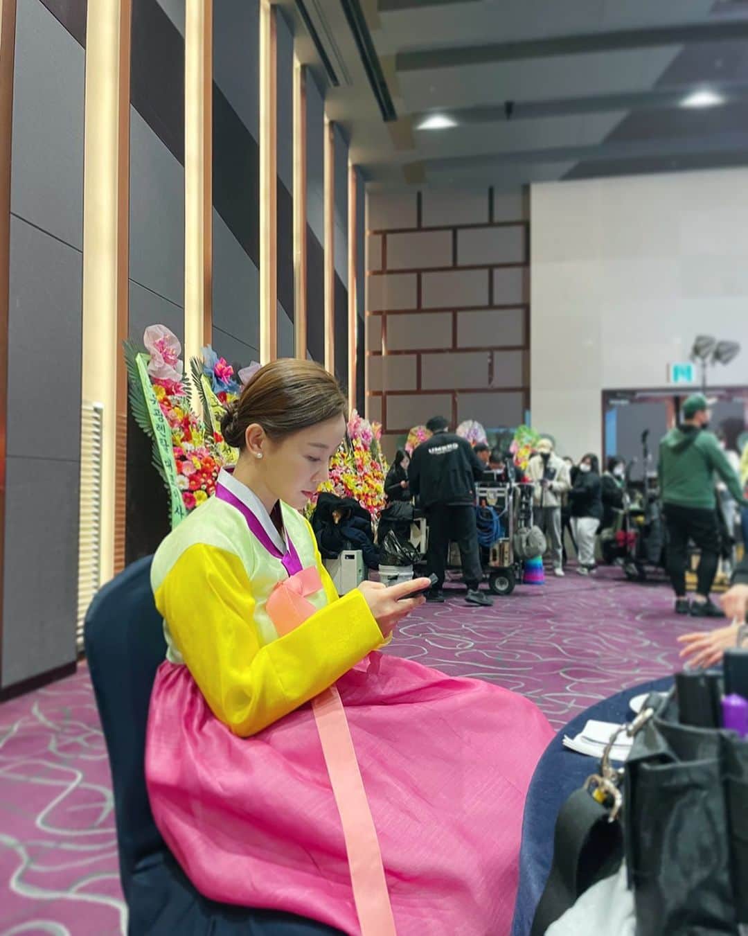 チェ・ジャヘのインスタグラム：「. 오랜만에 #한복  앞으로 더더 재미있어지는 진짜가 나타났다!! 많이 사랑해주세요  *넷플릭스에서도 보실 수 있는거 아시죠?  #진짜가나타났다  #kbs주말드라마」