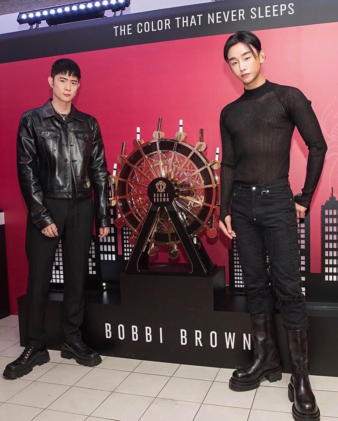 タイキさんのインスタグラム写真 - (タイキInstagram)「@bobbibrownjapan さんのイベント参加で韓国に来ました🇰🇷❤️  イベントのテーマは『CONFIDENT BEAUTY, POWERED BY YOU』　　   『ボビイ ブラウンが考える美しさとは、一人ひとりの個性。そして、内面から輝く優しさや温かさ。自分自身をしっかりと持ち、 自分らしさを大切にしている人を美しいと考えています。』  今回、Noahと共に、ボビイ ブラウンさんからご招待いただき、大変光栄に思うのと同時に、まだまだ自分には足りてないと思うこともまだまだあってこれからも磨きかける努力をしていきたいと思ってます‼️ 年齢と共に(🤣)自信無くすことも正直あるけどまだまだ頑張るぞ☺️  #ボビイブラウン #confidentbeauty #美しさは自分らしさ @bobbibrownjapan」3月26日 22時01分 - taiki_jp