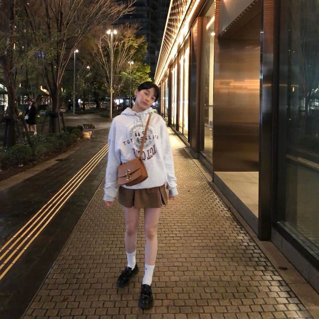 新田桃子さんのインスタグラム写真 - (新田桃子Instagram)「school girl 👩🏻‍🏫」3月26日 22時12分 - momottiiii