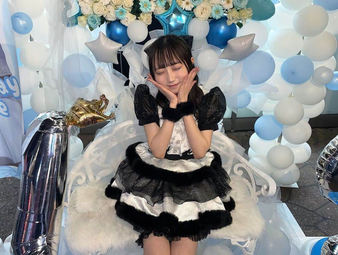 春海りおさんのインスタグラム写真 - (春海りおInstagram)「春海りお 19th BirthdayLive ありがとうございました🎂🖤」3月26日 22時19分 - rio_harumi