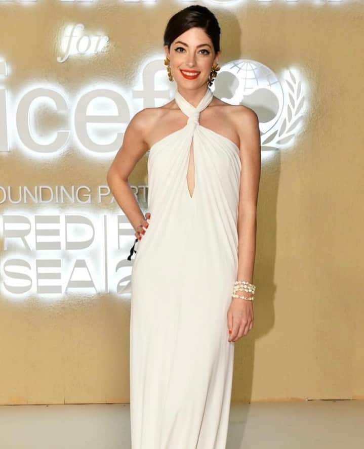 ホルストンのインスタグラム：「A look so good, we had to post it twice. ⁠ ⁠ @lilahramzi wearing our Lilah Jersey Twist Dress ⁠ ⁠ ⁠ #jumpsuit #fashion #eventwear」