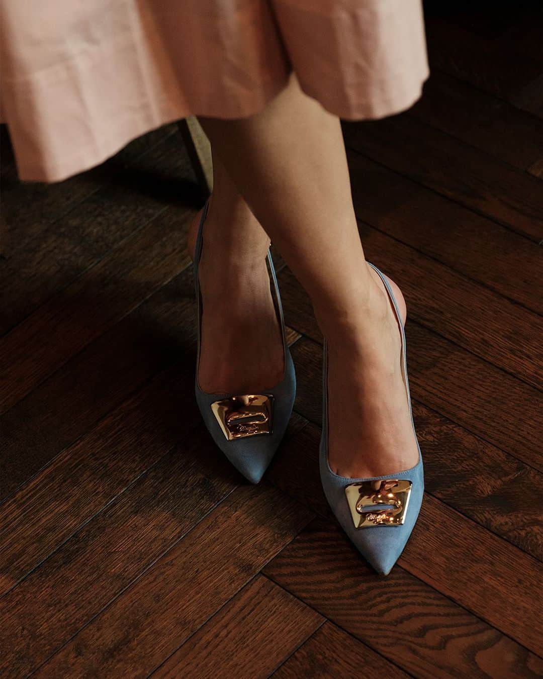 ブルーノマリさんのインスタグラム写真 - (ブルーノマリInstagram)「Elegance in simplicity with the classic Amelia slingback heel ✨ #BrunoMagli」3月26日 22時30分 - brunomagliofficial