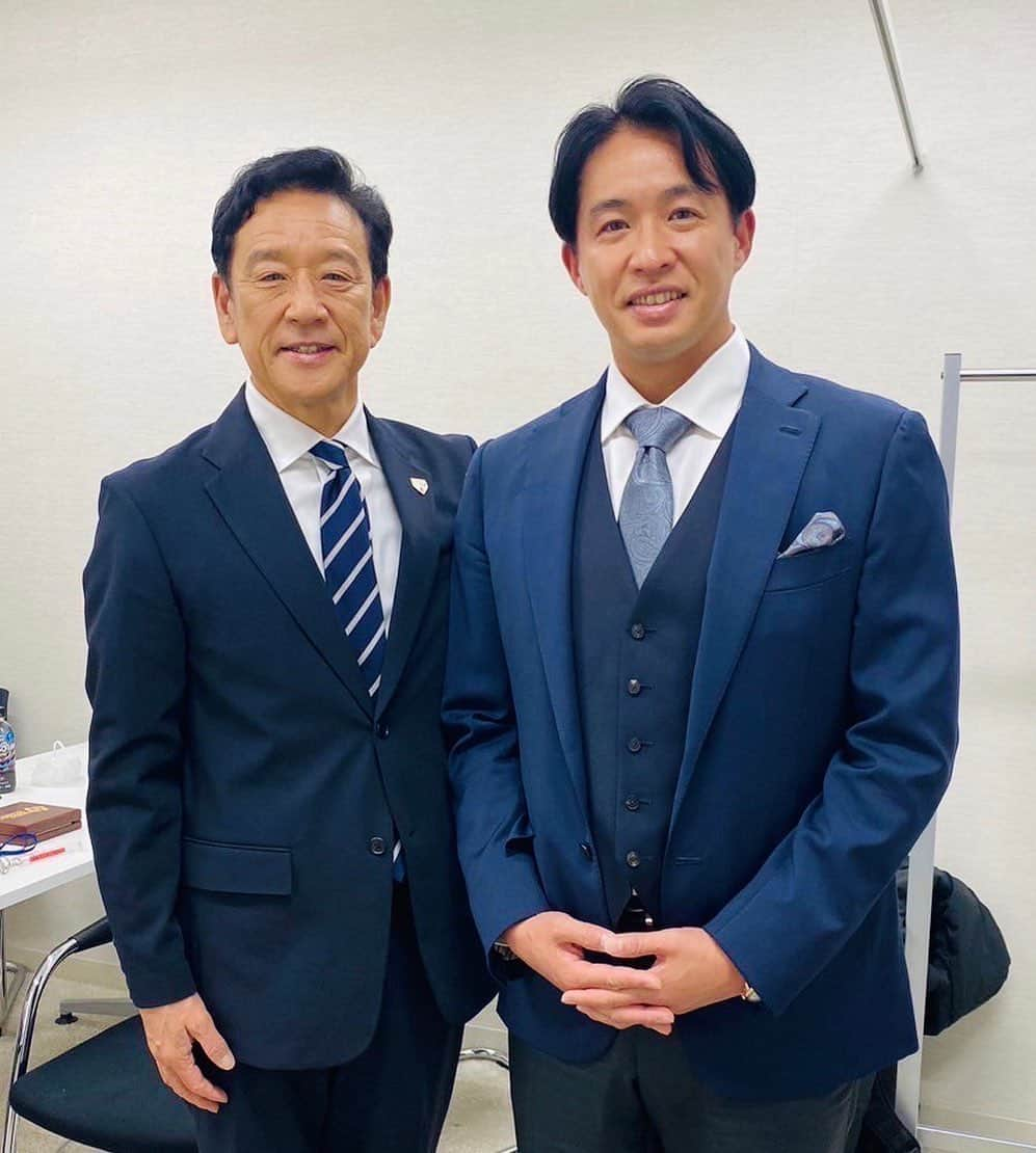 テレビ東京「SPORTSウォッチャー」さんのインスタグラム写真 - (テレビ東京「SPORTSウォッチャー」Instagram)「今夜3/26（日）22:54～ #テレビ東京『みんなのスポーツ』に 生出演していただく侍JAPAN 🇯🇵 #栗山英樹 監督と、解説の #五十嵐亮太 さんとの貴重なツーショット！📸  一体どんな話が聞けるのでしょうか？生放送はこのあとすぐです！📺  #WBC」3月26日 22時38分 - minspo_tvtokyo