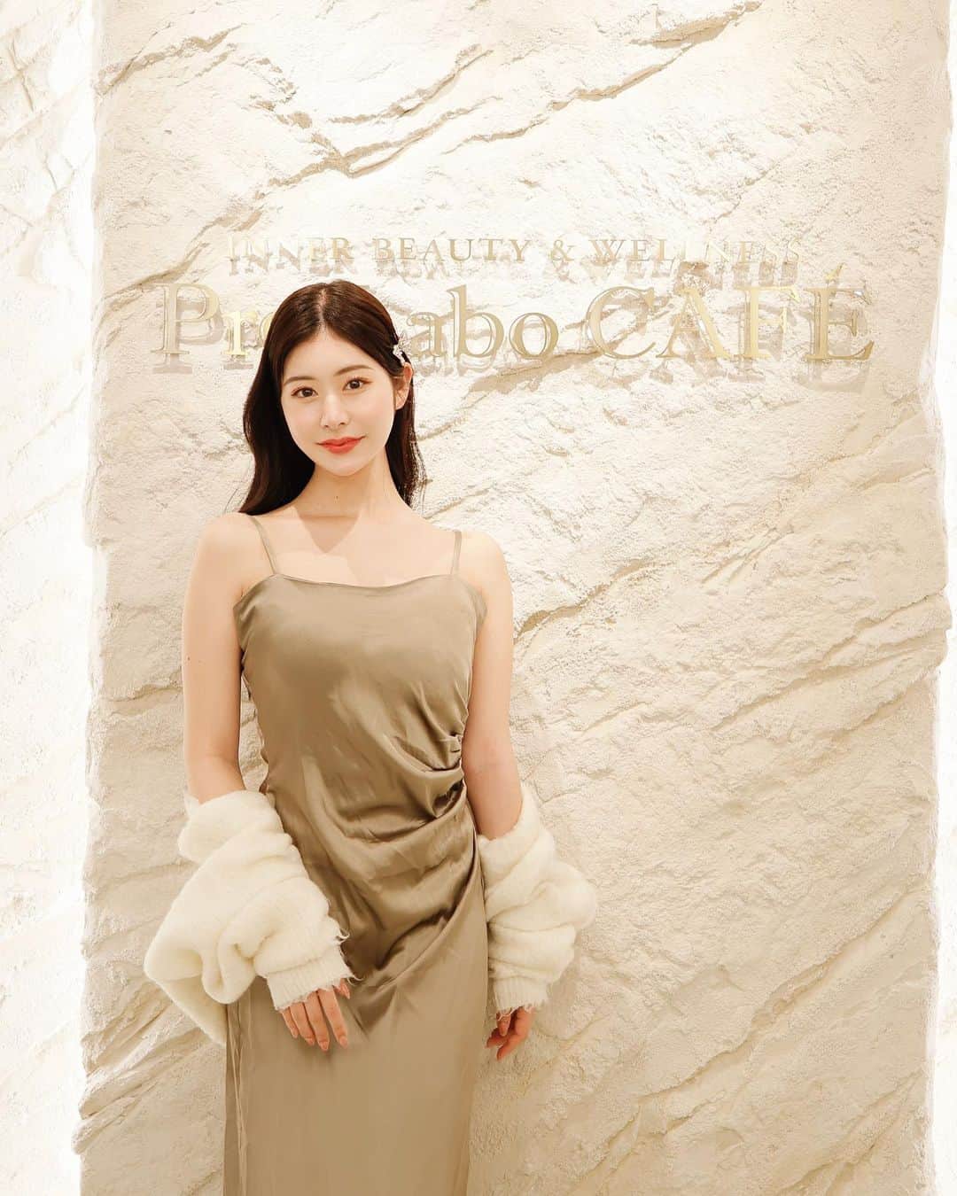 加藤美南のインスタグラム：「世界各国で展開をしているファスティングが有名なエステプロラボから今回世界初のインナービューティカフェ"PRORABO&CAFE"が4/1新宿伊勢丹交差点1階にオープンするということでレセプションパーティご招待頂きました🤍  メニューは全てギルトフリーでファスティングの準備、回復食や美腸のサポート、老化の抑制など、美と健康に興味ある方は是非おすすめです🤍  因みに私はこのカフェめっちゃ通うので普通にいるかもー！🫡笑 @prolabo_cafe   #プロラボカフェ#ギルトフリー#エステプロラボ#新宿カフェ」