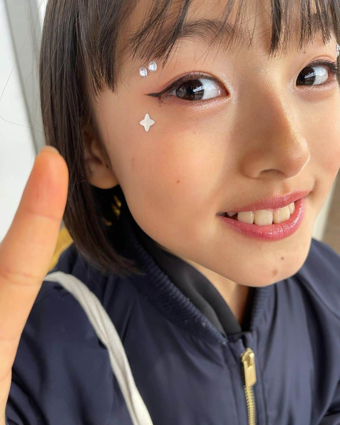 熊田マリエスターさんのインスタグラム写真 - (熊田マリエスターInstagram)「お姉ちゃんがヘアメイク  #ダンスメイク #ステージ前」3月26日 22時45分 - marie_esther_kumada