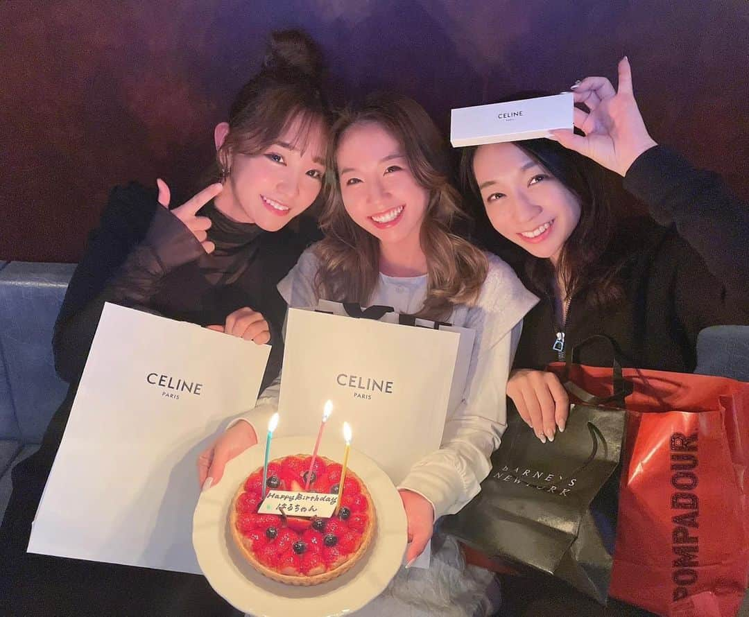 はるまさんのインスタグラム写真 - (はるまInstagram)「お誕生日カウントダウン一緒にいてくれてありがとう♡ かるちゃんは2年連続🥹💗 じゅんちゃんまだ仲良くなったばかりなのにプレゼントまでありがとう🥺  お友達になれて嬉しい🫣🫣 これからも沢山遊んでください🐥」3月26日 22時55分 - 0112haruma