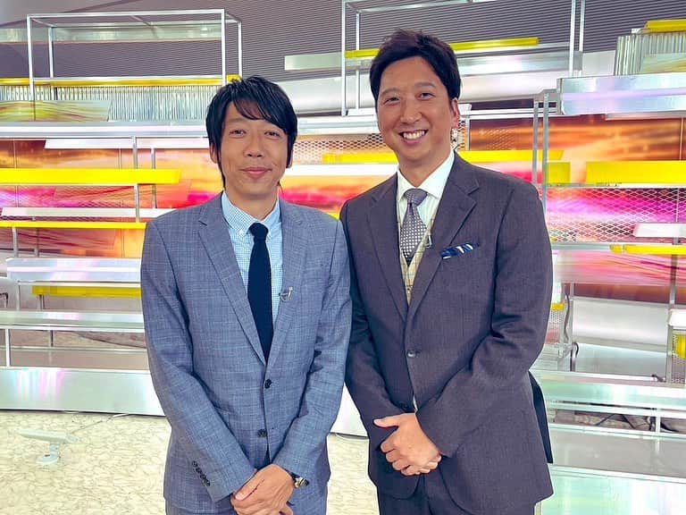中村憲剛のインスタグラム：「: NHK「#サンデースポーツ」  久保建英選手 @takefusa.kubo 今の熱い想いをたくさんお話ししてくれました🔥  久保選手、改めてありがとうございました😊  28日(火)のコロンビア戦🇨🇴楽しみですね‼︎  今日は同学年の藤川球児さんと⚾️  放送中の解説がとてもわかりやすく、回ってない時のお話もとても面白くわかりやすいので、勉強になります‼︎  #藤川球児  さん #球自論 #ケンゴズラボ」