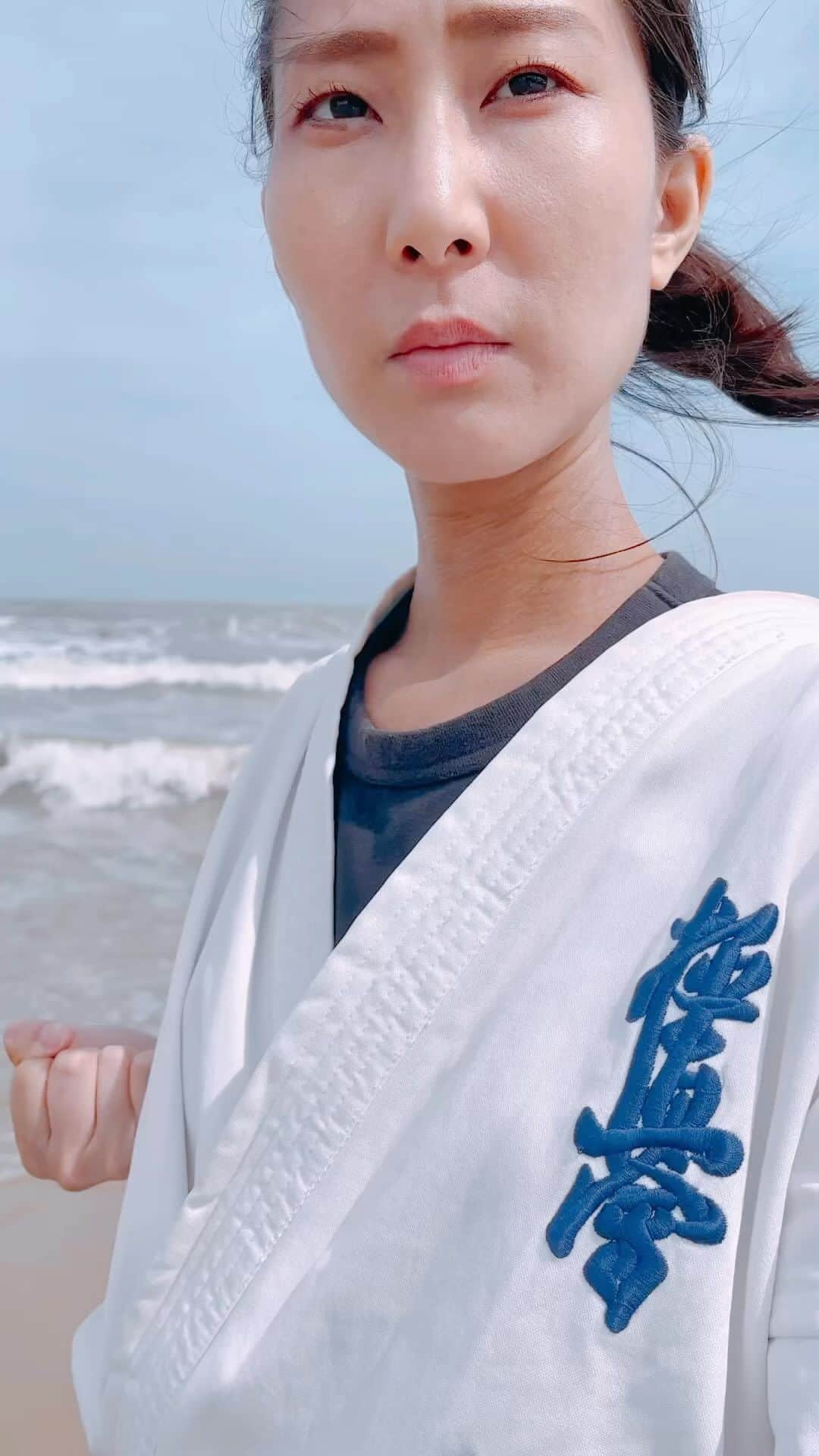 浜井美香のインスタグラム：「#kyokushin #karate #martialarts #kick #kumite #Киокушин  #каратэ #空手 #تمرين」