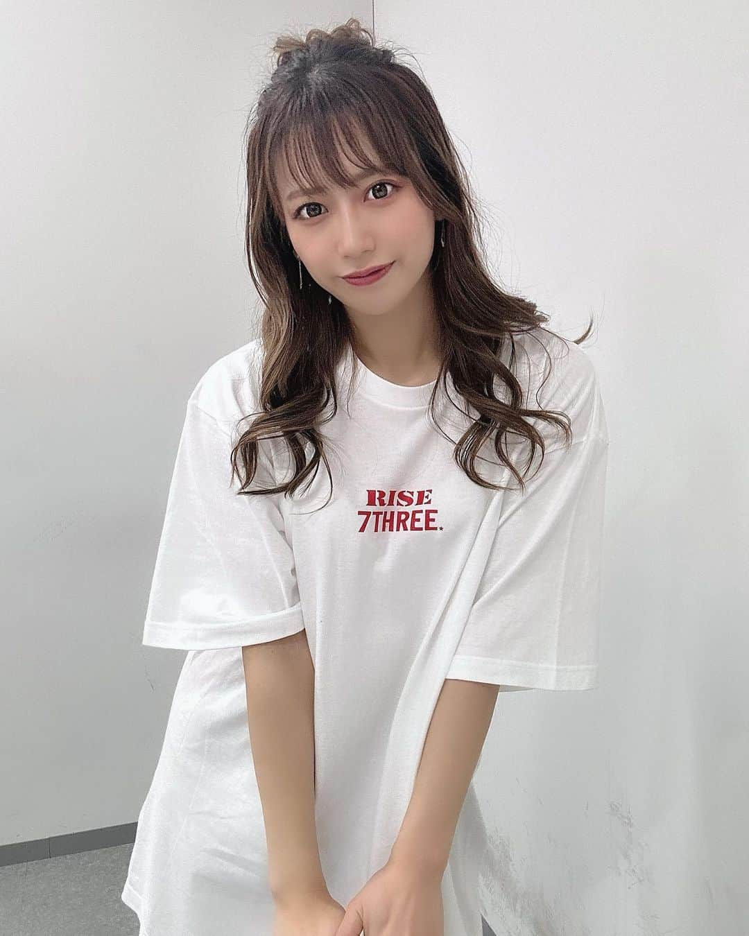 桜りんさんのインスタグラム写真 - (桜りんInstagram)「白のTシャツにしました🤍 #RISE #73R」3月26日 23時37分 - rin__sakura