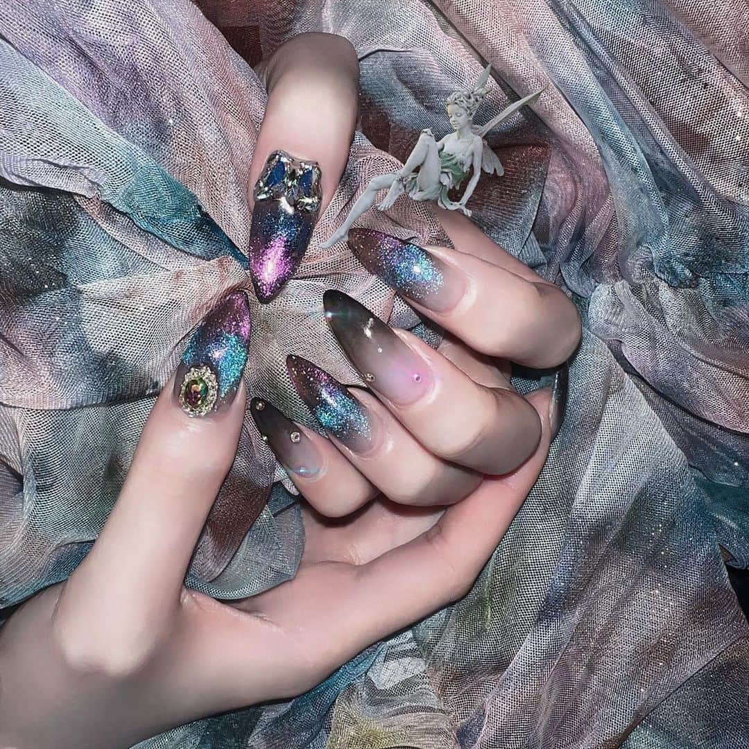 のインスタグラム：「🦋𝑁𝑒𝑤 𝑛𝑎𝑖𝑙𝑠🤍」