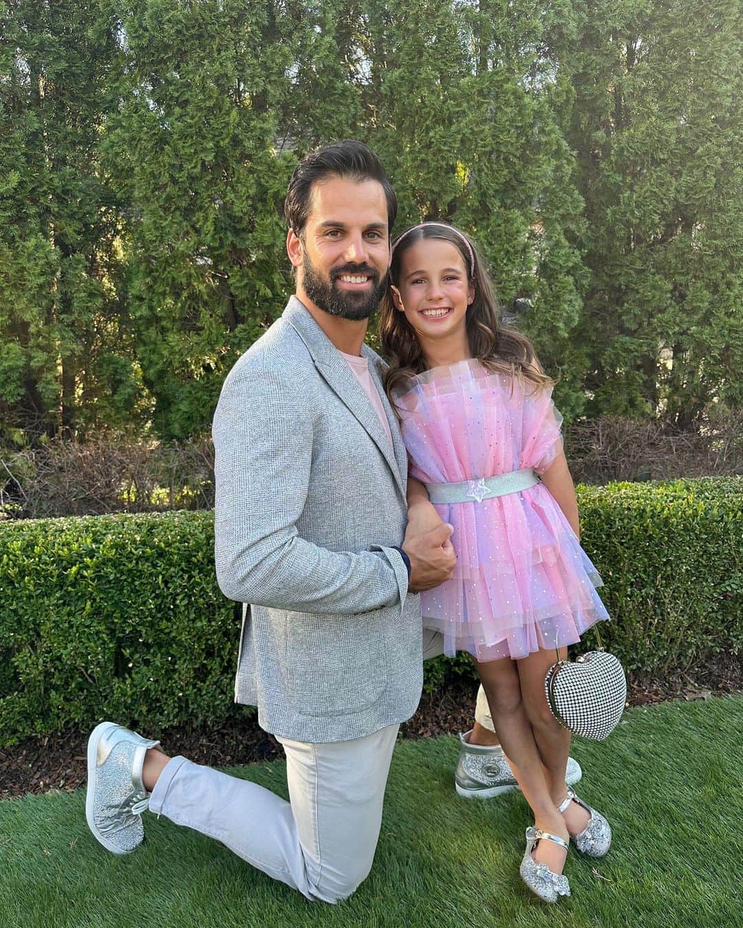 エリック・デッカーのインスタグラム：「I love this girl💗 #daddydaughterdance」
