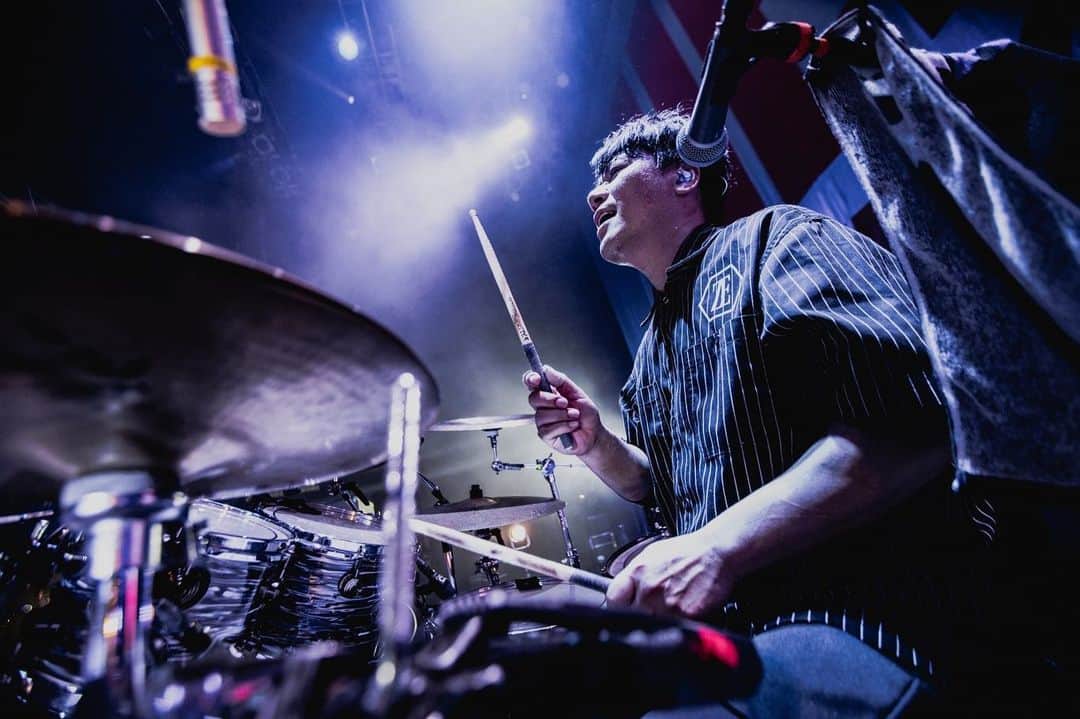 HIROSHIのインスタグラム：「Hello Zepp Tour 2023 Zepp DiverCity ツアーファイナル ハルカミライありがとう。 遊んでくれたみんなほんまにありがとう。 またLIVEしよう。  photo @kawado_photo」