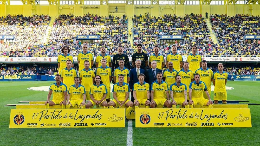 ゴンサロ・ロドリゲスのインスタグラム：「Gran noche con estos fenómenos …un placer reencontrarse con ex compañeros y volver a juntarnos dentro de un campo de fútbol …#partidodeleyendas#villarrealcf」