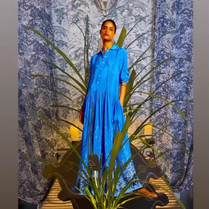 ミッシェルクランのインスタグラム：「. Blue is my favorite color, wether for clothing or interior decor as shown here with the printed mini dress from the new mimi Liberté FW23 ,  Inspired by the fabric of my country house  #mimiliberte #michelklein #FW23 #PFW #bluemood  #fashionshouldbefun #lady  with a twist #workinprogress #blue is the new #black  #newcollection #PFW #parisfashionweek」