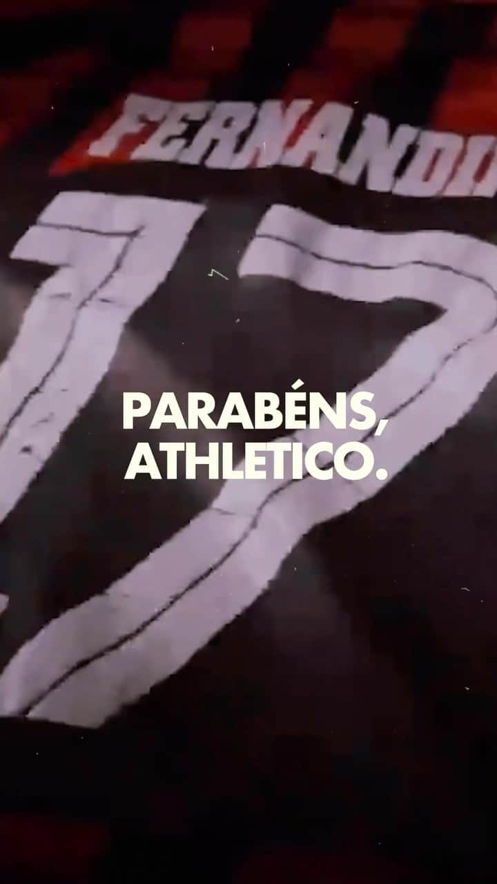 フェルナンジーニョのインスタグラム：「Dia de comemorar a história gloriosa do Athletico. 🙌🏾 Serei para sempre grato e orgulhoso de fazer parte dela. 🙏🏾 #furacao #99anos 🌪️🌪️🌪️」