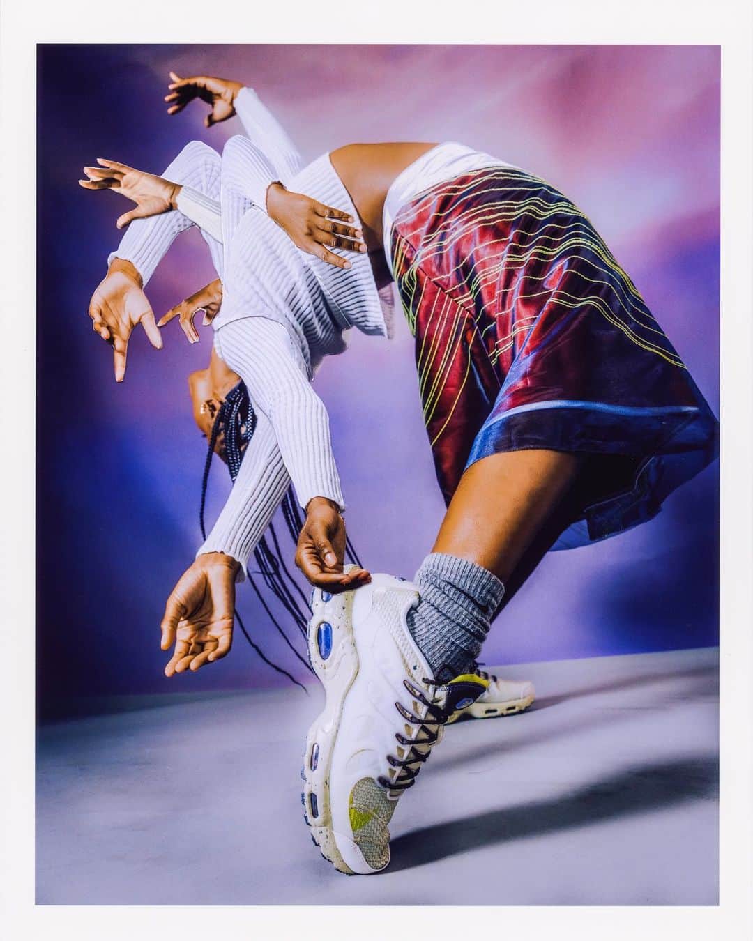 NikeNYCのインスタグラム：「In celebration of #AirMax, we tapped @manual_nyc and 3️⃣ NYC-based photographers, @elizabethwirija @sdotbalaban and @yu.lez, to creatively reimagine a visual world for the iconic shoe 👟  The result? A bold exploration of uncensored innovation 💫 And a new frontier for Air.」
