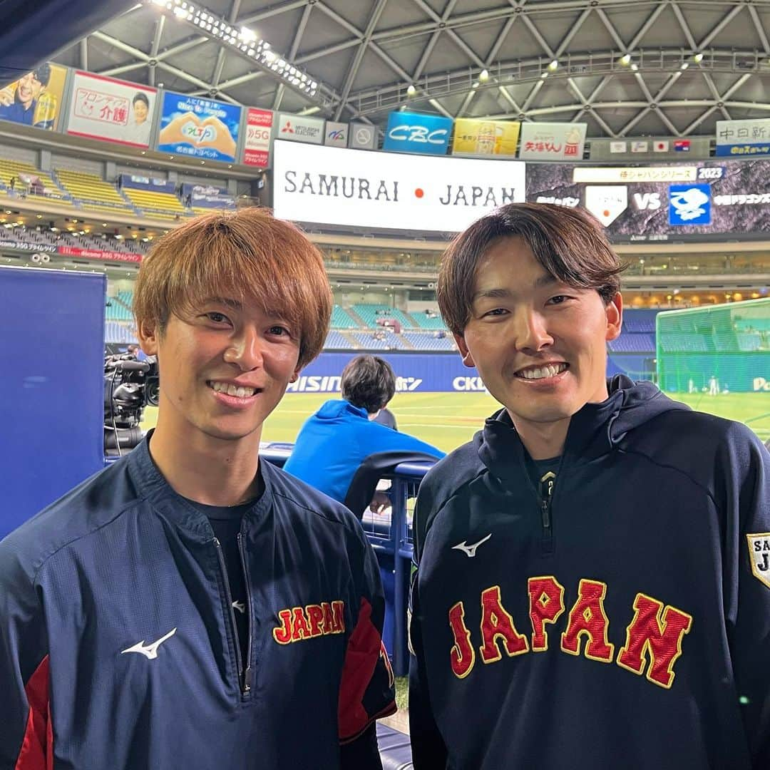 伊藤祐介さんのインスタグラム写真 - (伊藤祐介Instagram)「WBC  侍JAPANに短い期間でしたが携われた事サポートできた事 誇りに思います！ 貴重な体験と良い思い出ができました！  写真とサインは 自分の人生の宝になりました。  #WBC #世界一 #侍JAPAN #源ちゃん #ダルビッシュ有 さん #大谷翔平 くん」3月27日 1時06分 - ysk.i_1020