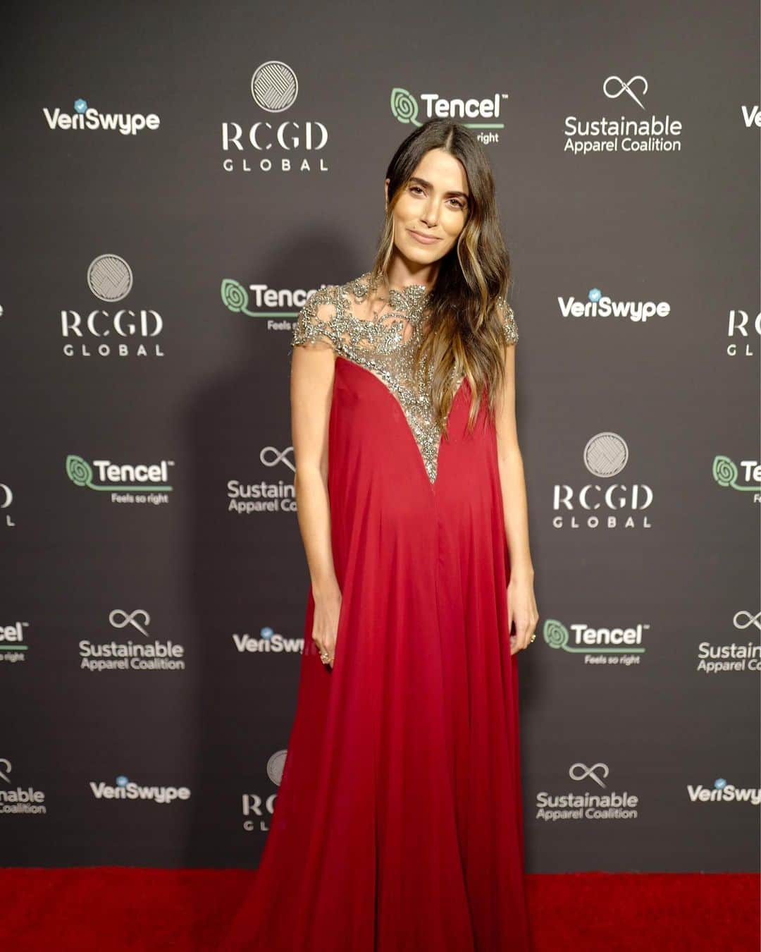 ニッキー・リードさんのインスタグラム写真 - (ニッキー・リードInstagram)「A few weeks back I was meant to be hosting an Oscars Party with @redcarpetgreendress celebrating sustainability in this new chapter of conscious carpet dressing, but was unable to be fully present due to an unforeseen family emergency. For years, many of you have heard me talking about the importance of re-wearing fashion, especially in these moments where powerful statements set powerful precedents. Trends only become trends when we make them trendy, and I so love that the Oscars embraced that this year with their style guide by @redcarpetgreendress which I was SO grateful to be a part of. Thank you for including my little business @bayouwithlove on your list of sustainable recommendations for the #Oscars and asking me to be your host on this beautiful evening. I threw on mascara from a hospital room bathroom, changed out of my knits I’d been living in for a week into this gorgeous vintage @moniquelhuillier gown in the front seat of a car, and was eternally grateful for the 10 minutes I was able to spend there before returning back to the hospital where I was caretaking for a loved one. To both @iam_samata and @suzyamiscameron , your knowledge, passion and voice have done so much good in this space. Nights like this night mean so much to me and our community who have been waiting years for this moment where sustainability gets to shine in the way it deserves. There is a particular beauty in creative reinvention through the reuse of fashion. This has been a reoccurring theme in my life and work for the better part of the last decade and I am so grateful for RCGD for highlighting not just sustainability, but the hands of artists from cultures around the world that have incorporated that into there ways of living long before it became a  fashion trend.  Thank you for all of it!  Til next time! 💋🌎👠」3月27日 1時50分 - nikkireed