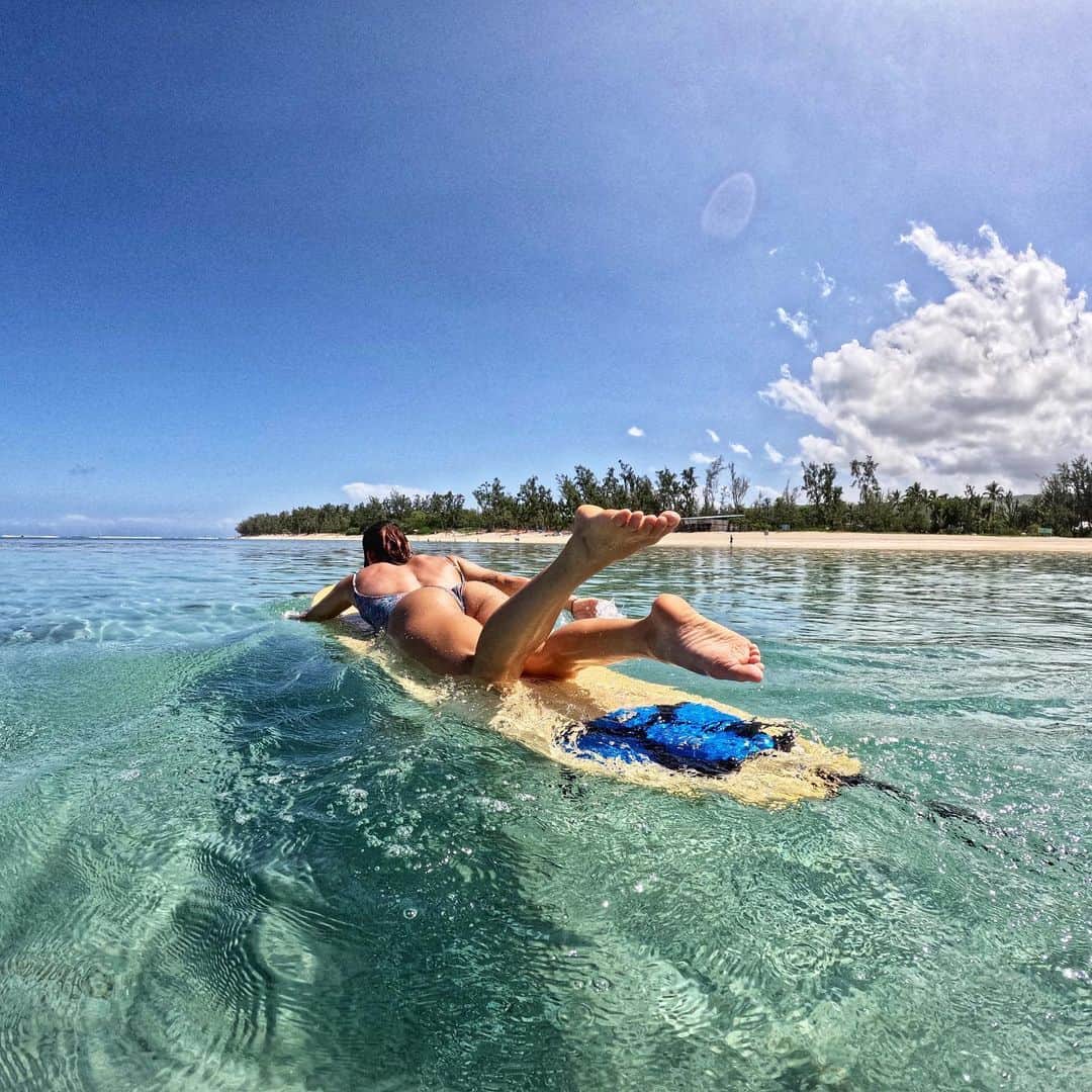 ジョアン・ディファイさんのインスタグラム写真 - (ジョアン・ディファイInstagram)「Back on the rock for a few days #GoProHERO11 #underwater #paddling #surf #island #islandtime #reunionisland」3月27日 2時04分 - johannedefay