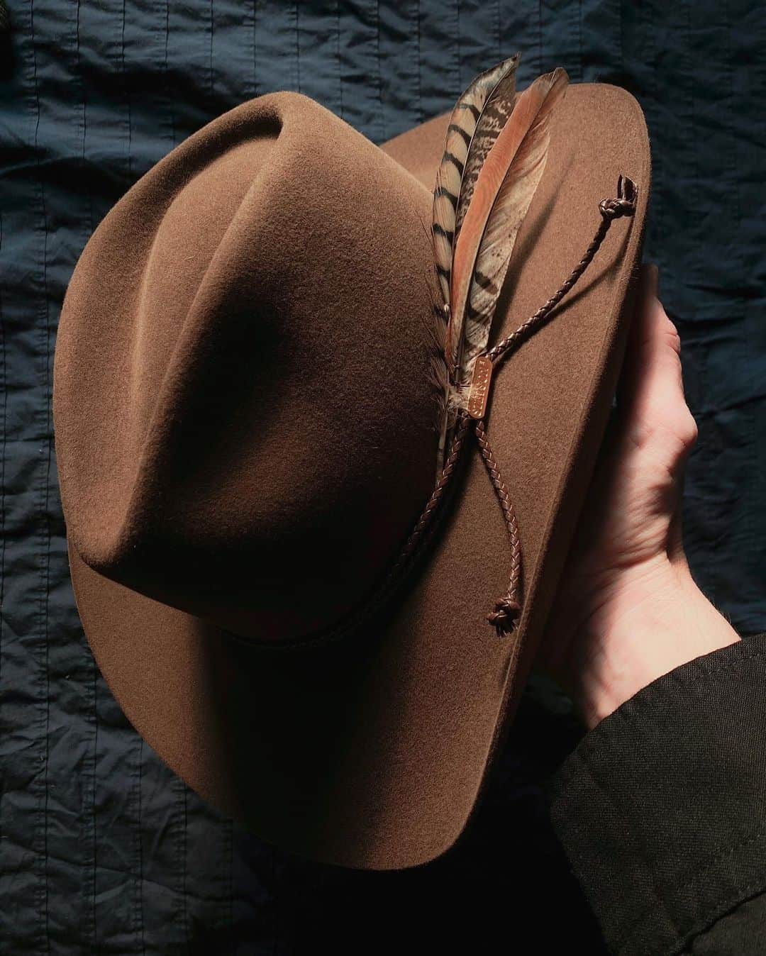 Robert Bingamanさんのインスタグラム写真 - (Robert BingamanInstagram)「introducing “spring hat”  model: Stetson Carson XXXXXX color: acorn style: modified teardrop crown origin: McKinney Hat Co., McKinney TX hatwork: Hatman Jack’s, Wichita KS pairings: Whiskey Sour, Michelob Ultra, shit weather replaces: “winter hat”  1 of 1」3月27日 2時43分 - robertjosiah