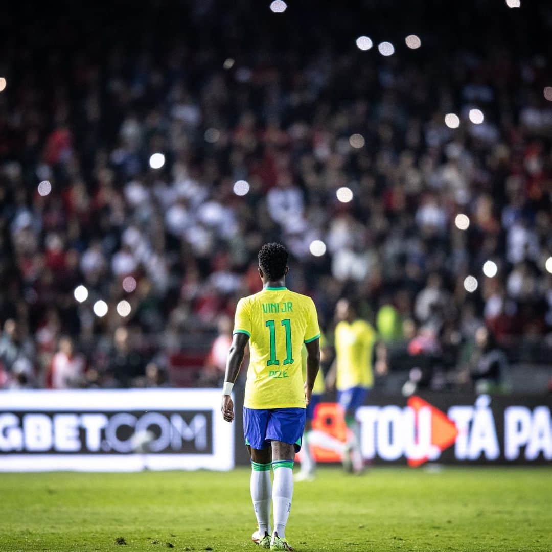 ヴィニシウス・ジュニオールのインスタグラム：「🇧🇷🇲🇦」