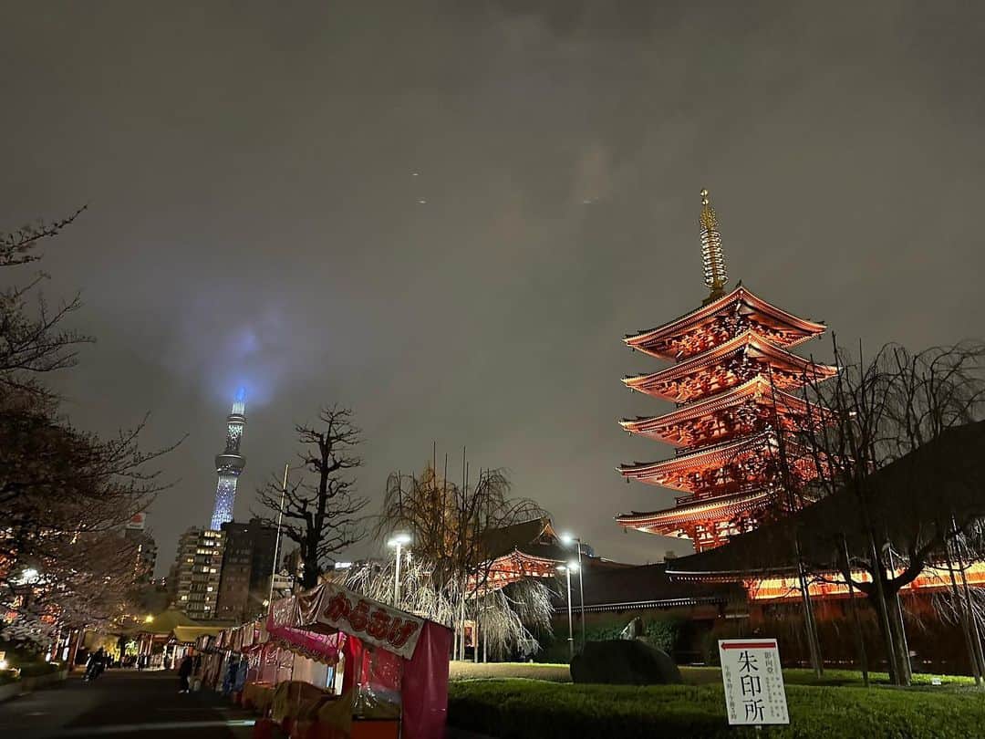 島津健太郎さんのインスタグラム写真 - (島津健太郎Instagram)「#雨 #浅草 #浅草寺 #スカイツリー」3月27日 14時34分 - k_super_xtreme
