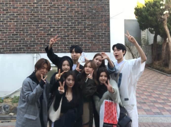 のインスタグラム：「🦊🤙🏻👑」