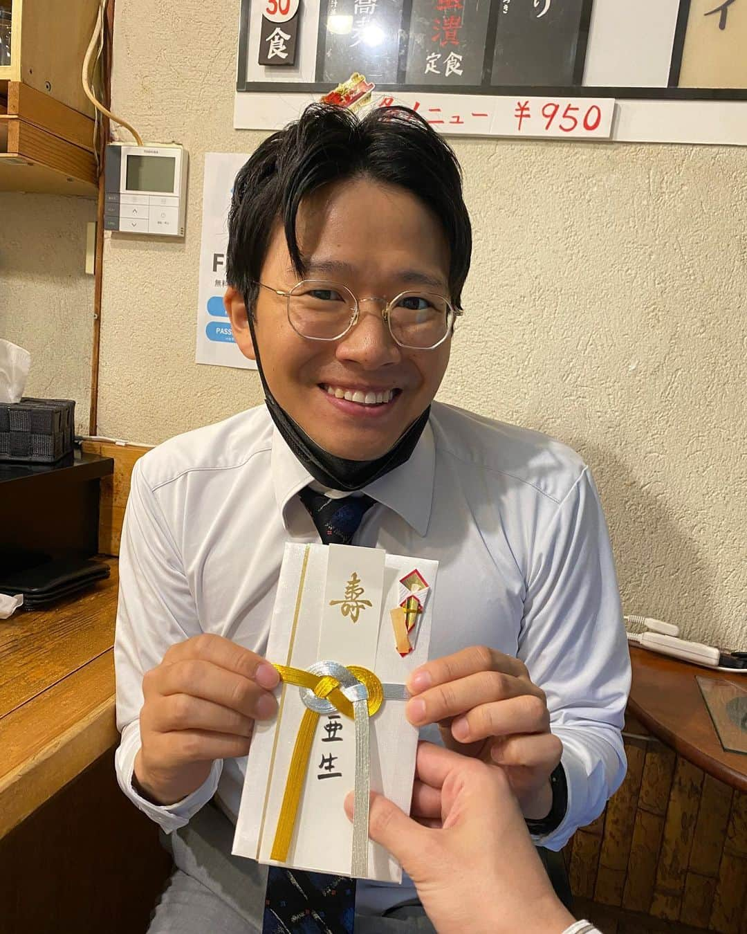 西村真二さんのインスタグラム写真 - (西村真二Instagram)「* 結婚式挙げたの去年の10月で？ #結婚を祝ってくれる最後の人 #ミキ亜生 #いつ会っても弟みたいで可愛い #ありがとう」3月27日 14時13分 - shinji_nishimura0630