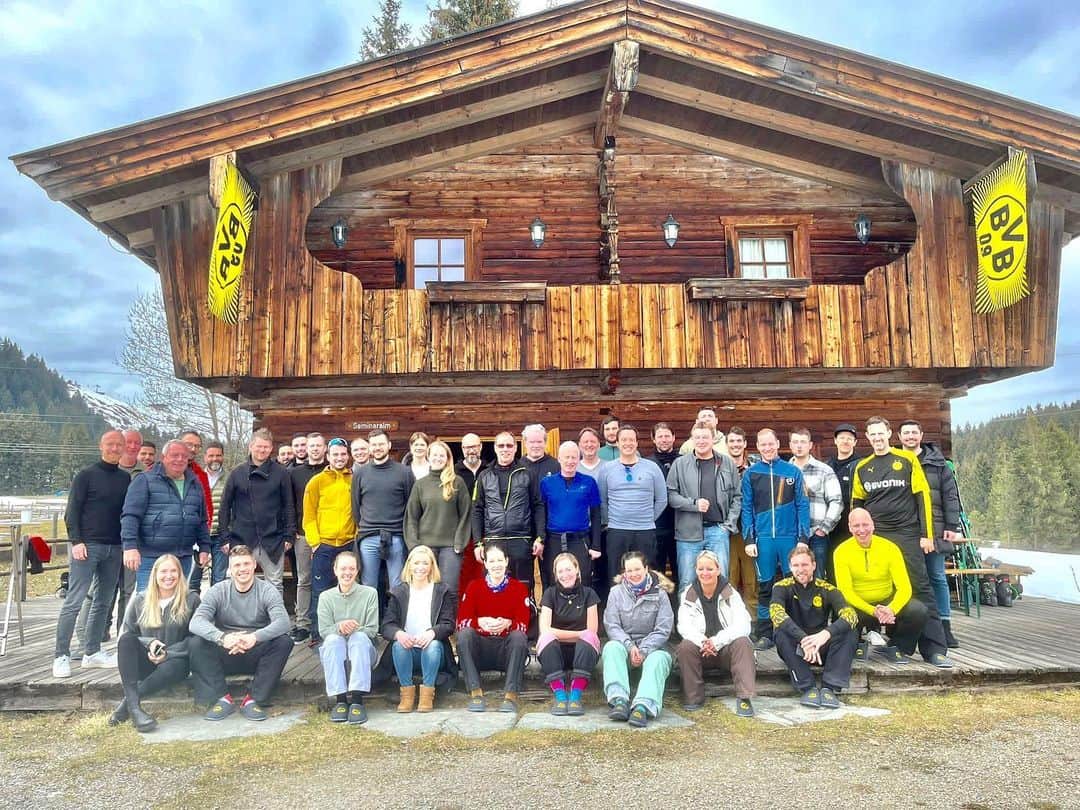 ローマン・ヴァイデンフェラーのインスタグラム：「Gemeinsam mit unserem BVBBusinessNetzwerk bei unseren Freunden, den Kitzbühler Alpen, auf dem schwarzgelben BVB Sponsoren Workshop. #bvb #bvbbusinessnetzwerk #sponsoren #partner #kitzbuheleralpen #kirchberg #brixenimthale #westendorf #austria @bvb09 @blackyellow @kitzbueheler.alpen」