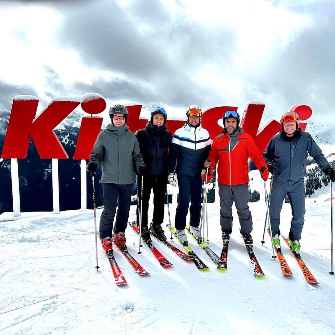 ローマン・ヴァイデンフェラーのインスタグラム：「BOYS will be BOYS !  #Freunde #WitzigeRunde #Spaß #KitzSki #Kitzbühel」