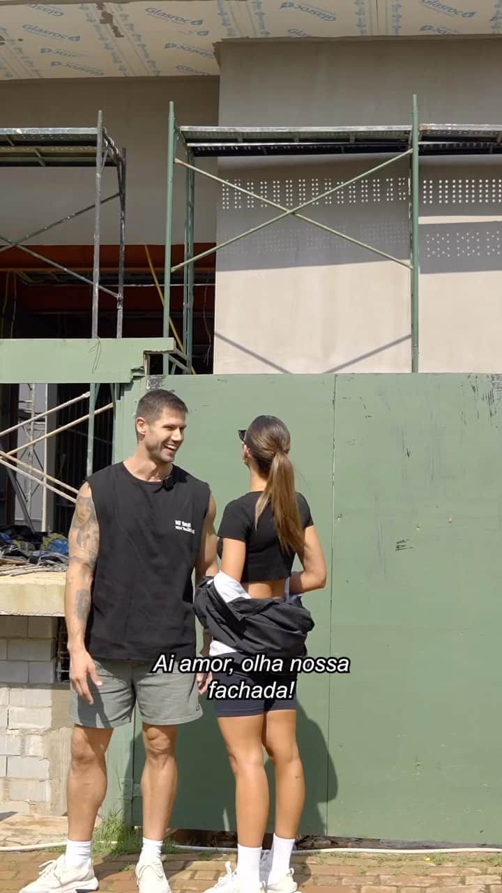 のインスタグラム：「Fizemos algumas mudanças na obra, vem no YouTube pra acompanhar! Esse ep tá tudo, gostam desse formato reality? 🫶🏻🚧 Link na bio!」
