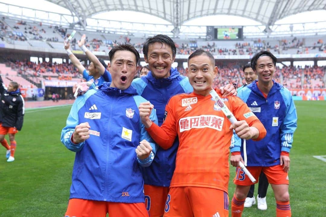 早川史哉さんのインスタグラム写真 - (早川史哉Instagram)「* 🔥🔥🔥  #勝ったら撮る2023 #albirex  #アルビレックス新潟 #笑門来福」3月27日 7時10分 - fumizo_official