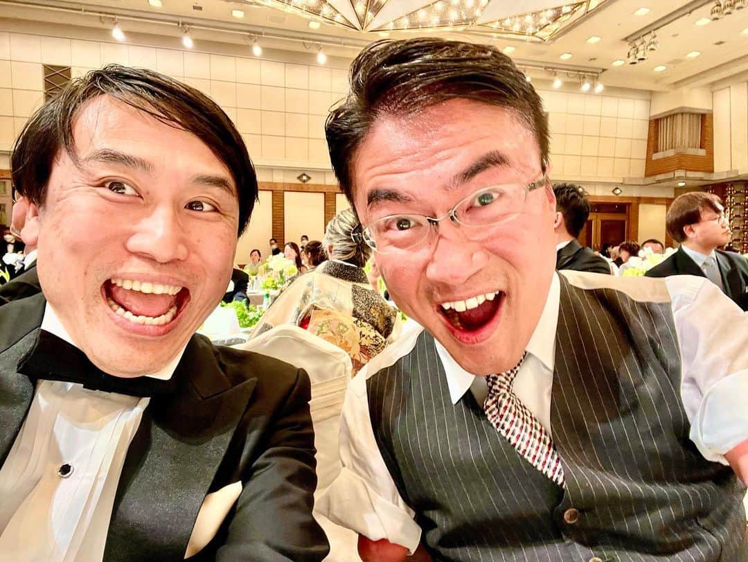 乙武洋匡さんのインスタグラム写真 - (乙武洋匡Instagram)「同窓会みたいで、楽しい結婚式でした💍✨  みんな大好き！！」3月27日 7時40分 - ototake_official