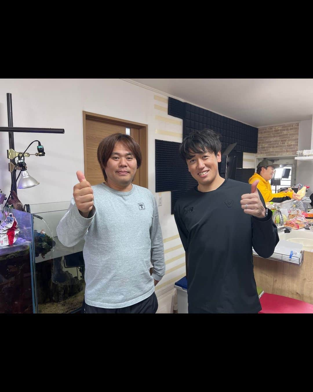 高橋義希さんのインスタグラム写真 - (高橋義希Instagram)「釣りよか飯！  よーらいさんとパシャリ サガン鳥栖とコラボさせて頂きました。  皆さんありがとうございました。  是非ご覧ください。  #釣りよかでしょう 。 #釣りよか #釣りよか飯 #よーらい　さん #サガン鳥栖 #サガンリレーションズオフィサー」3月27日 8時25分 - yoshikitakahashi14