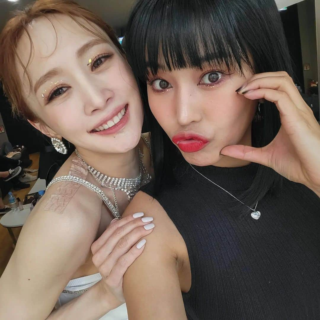 エナ さんのインスタグラム写真 - (エナ Instagram)「뮤비부터 막방까지~ 우당탕탕  동거동락한 니콜팀  고생많았어여👏👏👏👏 이제 하나남았다🍺🍺🍺🍺🍺 #까망갱 #니콜 #댄서 #mysterious #nicole #dancer」3月27日 8時44分 - eunkyung.shin