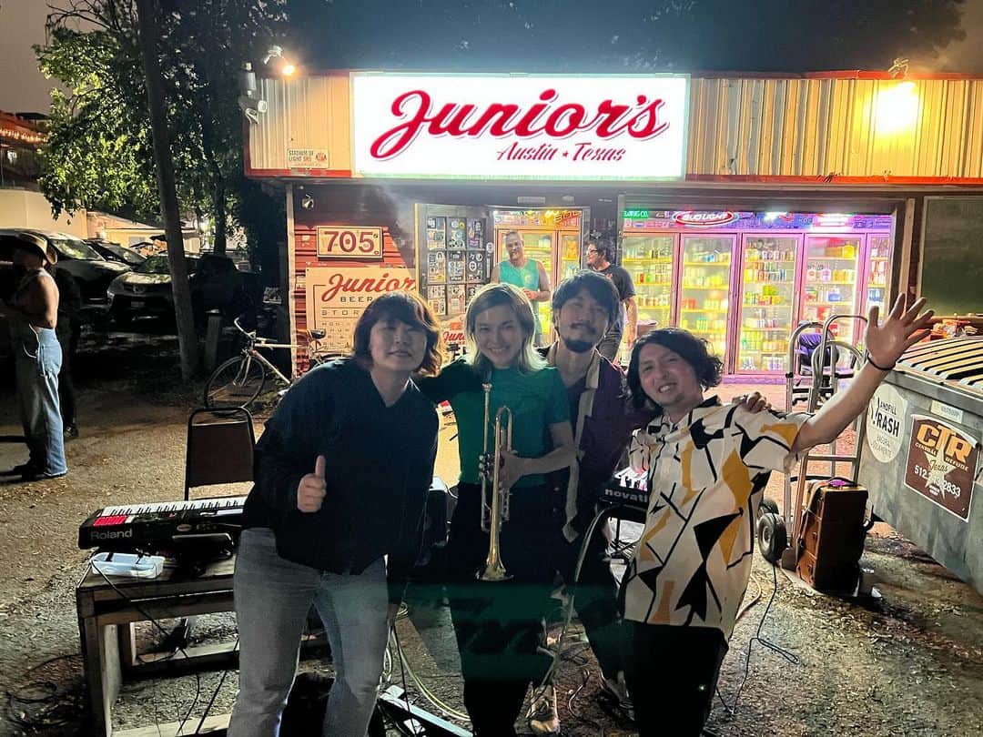 山崎千裕のインスタグラム：「2023/03/23 Junior’s Day2 Band set !  Thank y'all so much!!  @route14band @hana_takami @satoshiyamashita @hiroaki_idaka  #austin #texas」