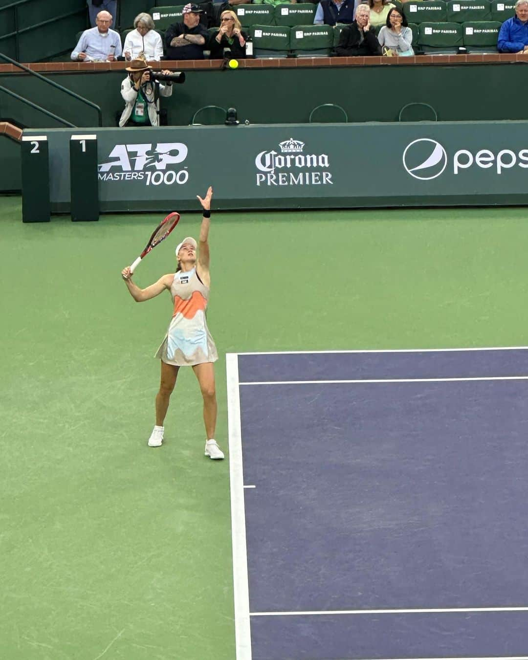 エリック・ウィンターさんのインスタグラム写真 - (エリック・ウィンターInstagram)「Photo dump from the desert 🏜️ @bnpparibasopen best chair umpire in the business by the way ❤️ can’t wait to go back! #indianwells #familytrip 🎾 @roselyn_sanchez @sebitennis」3月27日 9時38分 - ebwinter