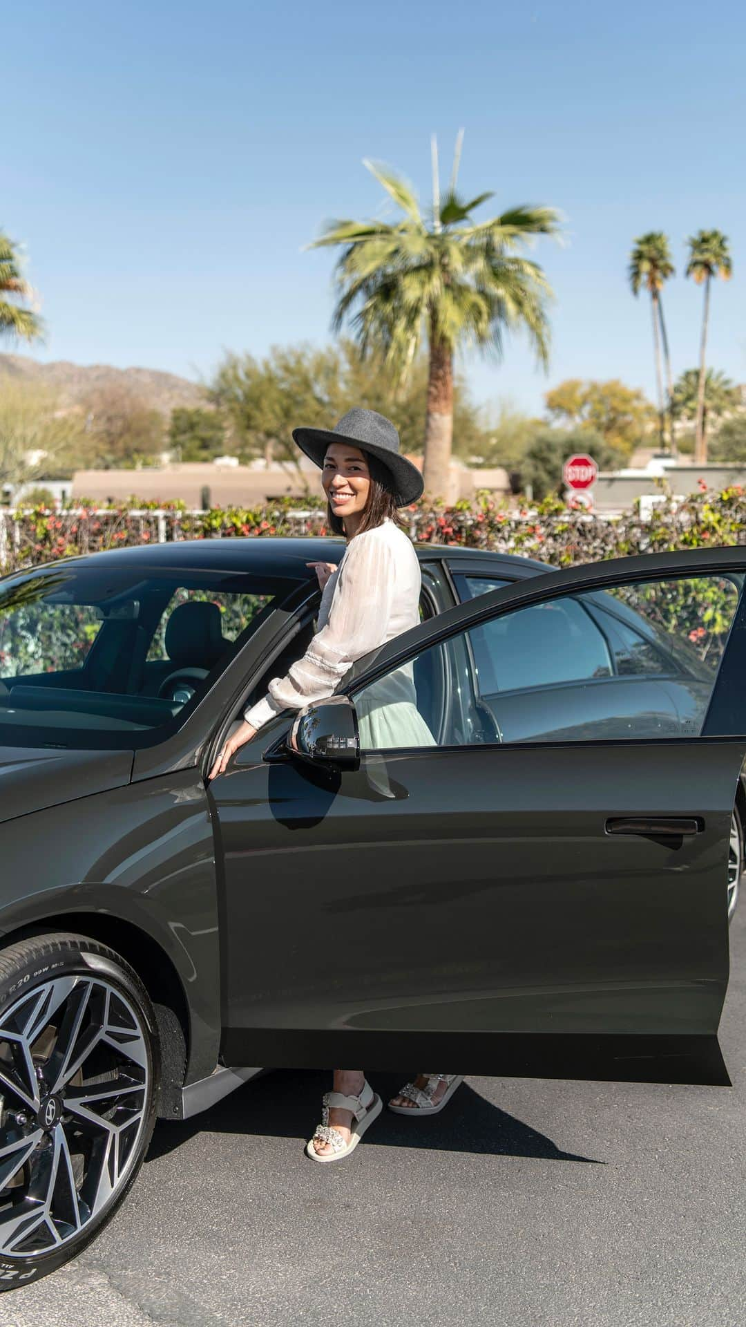 Livのインスタグラム：「#ad Having an incredible trip to Arizona with @hyundaiusa soaking up the sunshine in the all new fully electric #IONIQ6   Some of my favorite features include:  •The power🔋⚡️ IONIQ 6 is based on the concept of an ‘Electrified Streamliner,’ so it can travel further on a single charge. Sexy!  •More space, yay! 👨‍👩‍👧‍👦🐶 developed with a long wheelbase meaning no pesky drivetrain tunnel, so the floor is totally flat. •The materials 🌎🫶 Using bio materials the interior and exterior designers worked as a team to provide customers with a spacious and eco-friendly interior.   Thank you for coming along with me on this journey. Check my stories for a link to the IONIQ 6 full features ✨   #PoweredByIONIQ #ItsYourJourney」