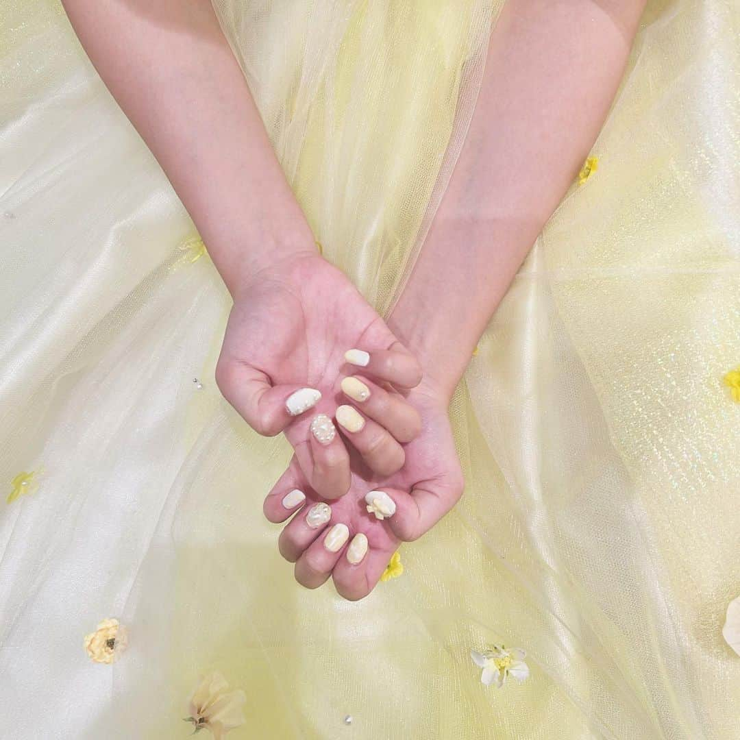 古舘葵さんのインスタグラム写真 - (古舘葵Instagram)「🌼💫☁️  #サロンゆなこ  #ネイル  #nails」3月27日 10時55分 - aochan0810_ngt48