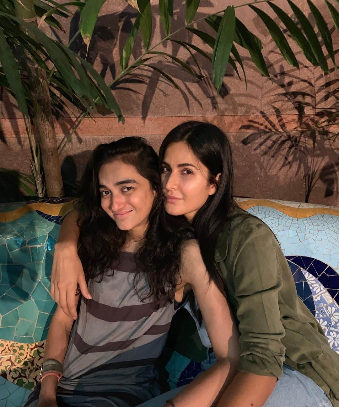 カトリーナ・カイフのインスタグラム：「My darling Karishmaaaaaaaaa it’s your very special 36 th birthday , anyone who says otherwise is wrong 😊 Where would we be without the madness and joy you bring into our lives , your kindness , warmth , and positivity….. through these years I’ve seen u battle so much with so much strength and courage it always serves as an example to me ……. Whenever ur around things are sunnier better and the world is just that much brighter ….. Heres to doing the rest of life together…. Through the good times and the stormy weathers and the adventures Love uuuuuuuu💕」