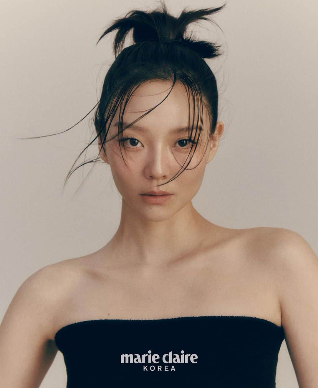 イ・ソムさんのインスタグラム写真 - (イ・ソムInstagram)「🦋」3月27日 11時24分 - esom_